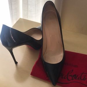 Christian Louboutin decollete pointy toe pump
